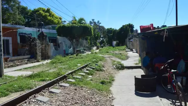 El Tren Ligero pasaría por los derechos de vías ya existentes, al ser Fonatur quien tiene la concesión