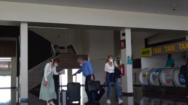 Turistas arribando a la ciudad de Campeche