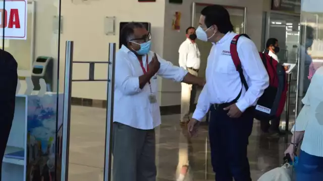 Taxista increpó al Presidente Nacional de Morena