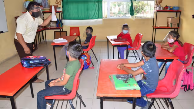 A pesar del regreso presencial a clases, los contagios en el estado no han presentado drásticos aumentos