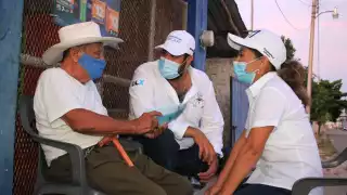 Abraham Macari en compañía de Gaby Pool de visita en Sucilá