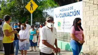Vila Dosal indicó que el día de ayer el proceso de vacunación a personas de 60 años y más transcurrió en calma y sin ningún contratiempo.  