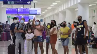 El aeropuerto de Cancún se mantuvo con buena afluencia este miércoles