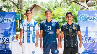 La indumentaria del club muestra en los uniformes los colores que caracterizan al Caribe Mexicano