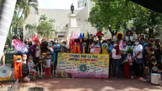 Las compañías se reunieron en el parque Hidalgo del Centro Histórico de Mérida