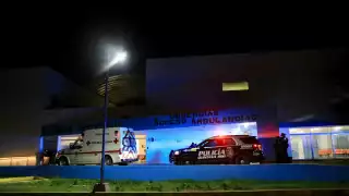 Paramédicos atendieron a los policías heridos