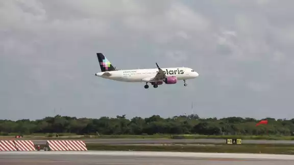 La mayoría de estas aerolíneas son nacionales y que tienen vuelos directos a Cancún La mayoría de estas aerolíneas son nacionales y que tienen vuelos directos a Cancún