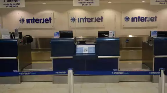 La usuaria tuvo que comprar otro boleto en otra aerolínea. Foto: Luis Pérez
