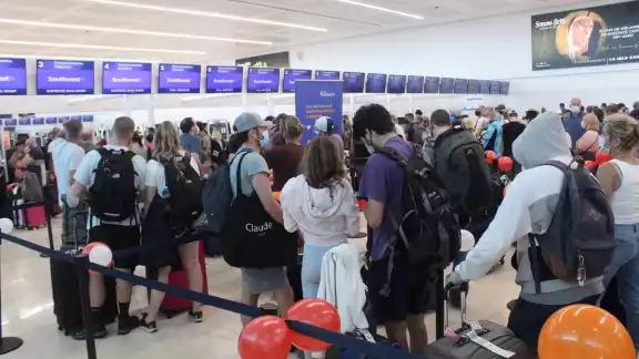 El Centro de aplicación de pruebas, recibieron hoy alrededor de 200 personas El Centro de aplicación de pruebas, recibieron hoy alrededor de 200 personas