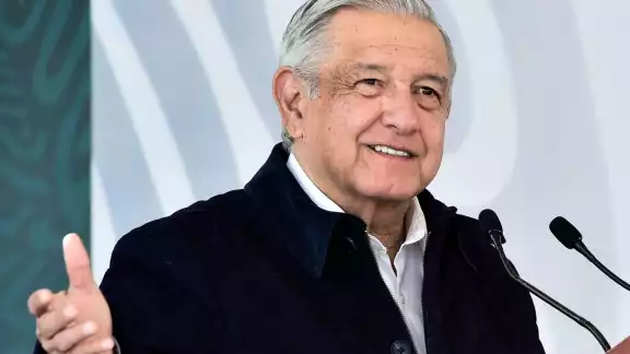 El presidente de México tiene síntomas leves de COVID-19 El presidente de México tiene síntomas leves de COVID-19