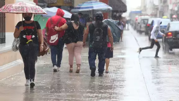 Se esperan fuertes lluvias en Mérida por la Onda Tropical 12