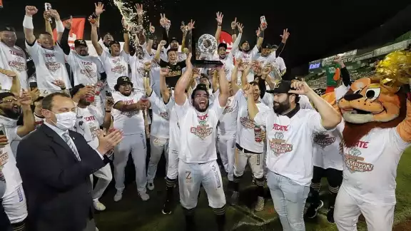 Los Leones de Yucatán se coronaron como Campeones de la Zona Sur Los Leones de Yucatán se coronaron como Campeones de la Zona Sur