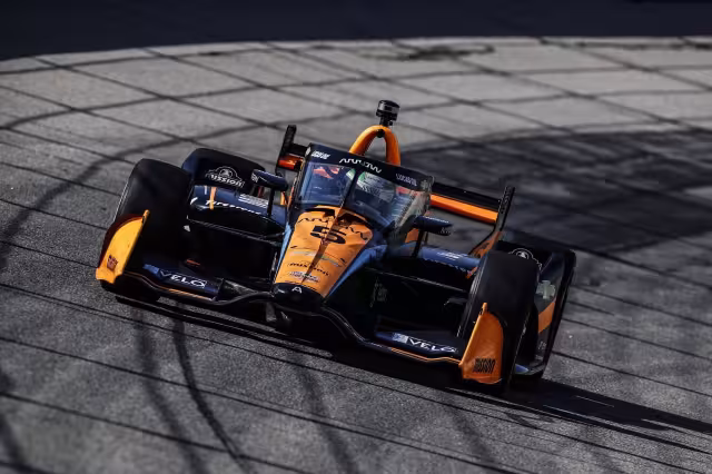 Pato O'Ward se queda con el triunfo de las 300 vueltas de Iowa