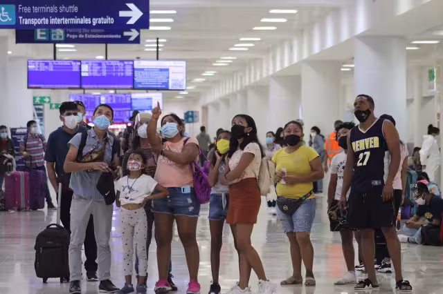 El aeropuerto de Cancún se mantuvo con buena afluencia este miércoles