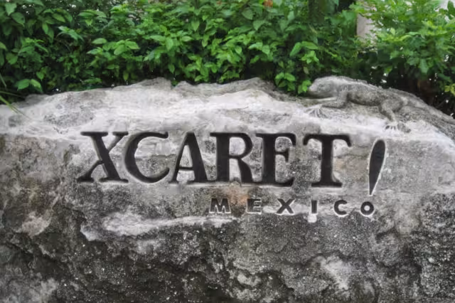 Los parques xcaretos recrean haciendas henequeneras donde los indígenas mayas vivían explotados por mayorales y hacendados