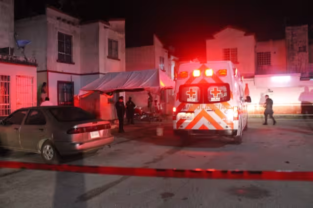 La víctima fue atendida por paramédicos y trasladado al Hospital Jesús Kumate Rodríguez, donde se reportó como estable