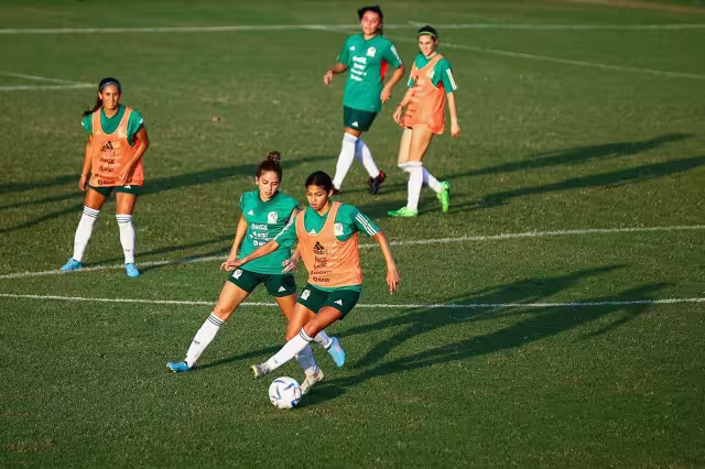 Montserrat Saldívar Pavón y Renatta Cota Muñoz forman parte de la Selección Nacional de México Femenil Sub-17