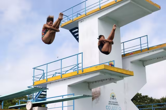 Las chetumaleñas estarán participando, tanto en individual como en sincronizados en la categoría 14-15 años