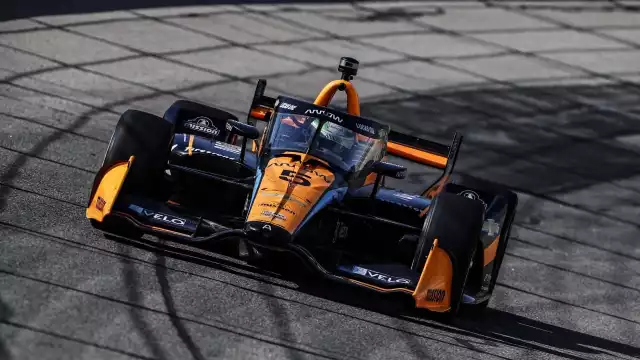 Pato O'Ward se queda con el triunfo de las 300 vueltas de Iowa