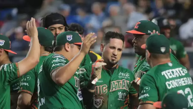 Mauricio Vila celebra triunfo de los Leones de Yucatán ante Sultanes de Monterrey en la Serie del Rey