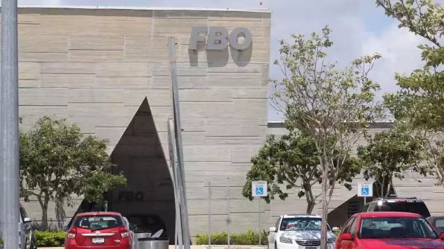 La aeronave permanece en el Operador de Base Fija (FBO por sus siglas en inglés)