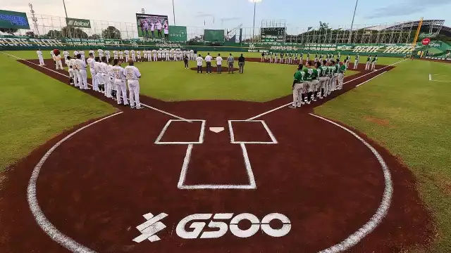 Luis Pepón Juárez tomó turno en el cierre de la 12, con el juego empatado a dos carreras y con Walter Ibarra en los senderos