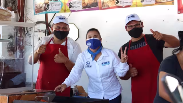 Como ha ocurrido durante toda la primera semana de campaña, las caminatas y las reuniones vecinales respetaron las medidas sanitarias