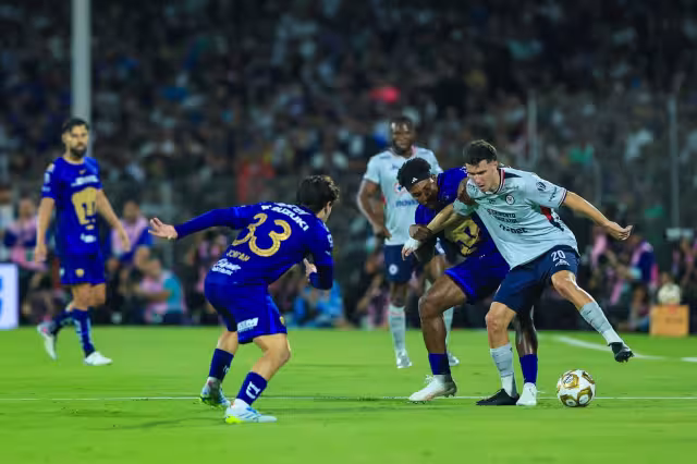 Pumas y Cruz Azul a vida o muerte