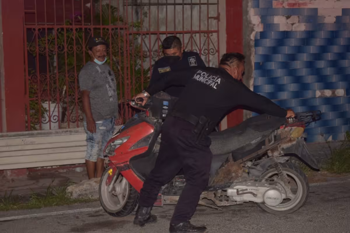 Conductor ebrio atropella a pareja de motociclistas en Progreso - PorEsto