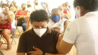 Es indispensable que acudan al módulo de vacunación presentando su certificado impreso de haber recibido la primera dosis