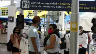 Trabajadores que se dedican a la venta de tours, comentaron que han sido días bajos para ellos, económicamente hablando
