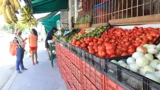 Tal es el caso del maíz blanco, el producto más solicitado en estas fechas el cual tiene un precio de 38 pesos en el mercado 23