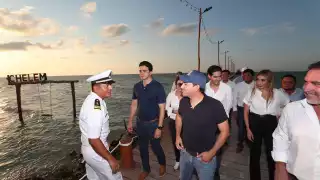 El muelle de Chelem tiene 102 metros de largo y está decorado con la fi gura de un megalodón y columpios