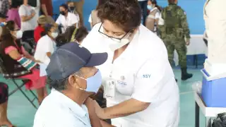 Hugo López-Gatell dio a conocer que los adultos mayores deberán registrarse en la página mivacuna.salud.com.mx