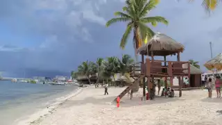 Hasta las 15 horas la playa registró un total de 115 visitantes. Foto: Erick Marfil