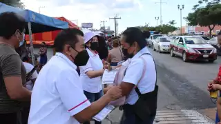 Volanteo del INE en el mercado "Pedro Sainz de Baranda"