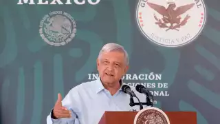 AMLO anuncia que vacuna de refuerzo para adultos mayores iniciará el próximo martes