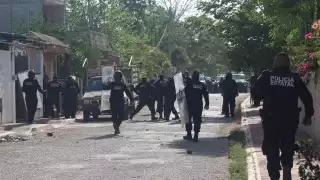 Los oficiales encontraron resistencia en la familia de los supuestos criminales