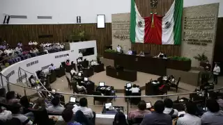 La Ley del ISSTEY fue aprobada con 17 a favor y 7 en contra