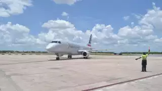 El vuelo había retrasado su llegada de Miami, normalmente llega a las 13:05 horas