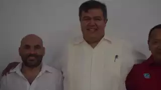 El nuevo directivo (i) señaló el peligro que corre el pulpo local si continúa el furtivismo