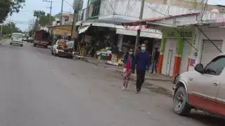 Los chetumaleños salieron con sus abrigos puestos, derivado a la afectación del Frente Frio 23