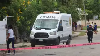 Do hombres de 27 y 29 años, son encontrados colgados en el interior de sus viviendas en Kanasín y Hunucmá