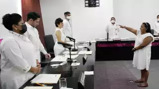 Durante la ceremonia estuvo presente Juanita Alonso Marrufo, alcaldesa de Cozumel para rendir testimonio