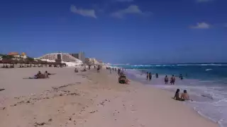 Debido a las restricciones del Semáforo Naranja, así lucen las playas