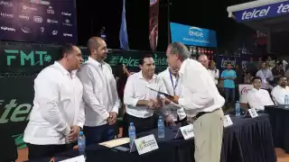 El gobernador Mauricio Vila Dosal inaugura la Copa Mundial Yucatán 2002