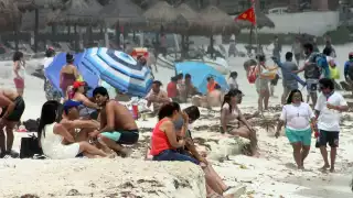 Los bañistas disfrutaron del último día de vacaciones en las playas de Cancún