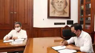 El gobernador Vila Dosal y el titular del Consejo de Notarios firmaron el convenio de descuento tambien para elemntos de la SSP