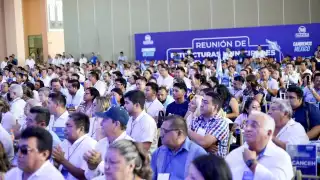 Presidente de la Junta de Gobierno del Congreso, Víctor Lozano, dice que aún no son rival para Morena