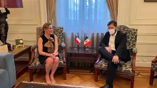 Gabriel Boric participa en develación de mural de Gabriela Mistral donado por México